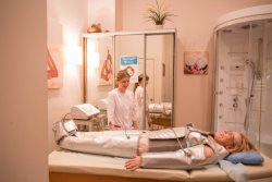AHAVA Spa - салон красоты, Новосибирск. Отзывы посетителей о спа-салоне. Тест-драйв салонных процедур: стрижка горячими ножницами, вакуумный массаж, прессотерапия, чистка лица