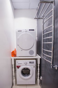 ems-тренировки в Новосибирске. Новый вид интеллектуальных тренировок в специальных костюмах. Стимуляция мышц во время тренировок электрическими импульсами. Отзывы о фитнесклубе FIT-N-GO, Новосибирск.