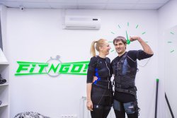 ems-тренировки в Новосибирске. Новый вид интеллектуальных тренировок в специальных костюмах. Стимуляция мышц во время тренировок электрическими импульсами. Отзывы о фитнесклубе FIT-N-GO, Новосибирск.
