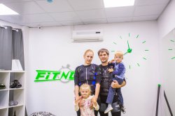ems-тренировки в Новосибирске. Новый вид интеллектуальных тренировок в специальных костюмах. Стимуляция мышц во время тренировок электрическими импульсами. Отзывы о фитнесклубе FIT-N-GO, Новосибирск.
