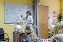 Обучение маникюру и нейл-дизайну в Новосибирске. Тест-драйв учебного центра ногтевого дизайна «Hameleon». Отзывы о курсах обучения работы с гель-лаком в Новосибирске.