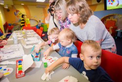 Куда сходить с ребенком в Новосибирске: центр детских развлечений Kinder Park. Отзывы мам о центре Kinder Park: детские дни рождения с анимацией, недорогие развивающие занятия, современные игровые автоматы. Протестировано Сибмамой!