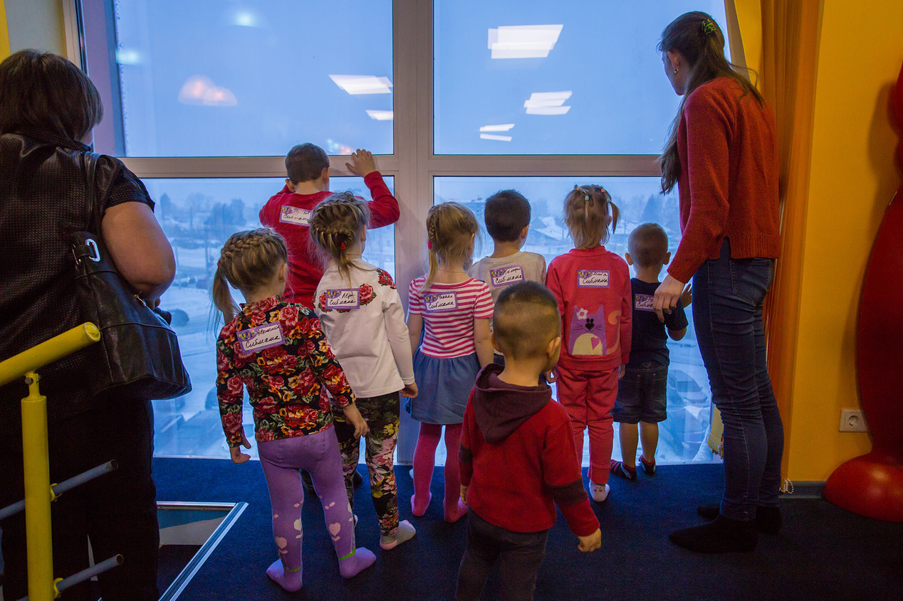 Куда сходить с ребенком в Новосибирске: центр детских развлечений Kinder Park. Отзывы мам о центре Kinder Park: детские дни рождения с анимацией, недорогие развивающие занятия, современные игровые автоматы. Протестировано Сибмамой!