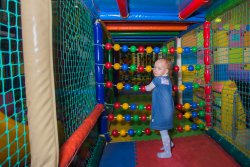 Куда сходить с ребенком в Новосибирске: центр детских развлечений Kinder Park. Отзывы мам о центре Kinder Park: детские дни рождения с анимацией, недорогие развивающие занятия, современные игровые автоматы. Протестировано Сибмамой!