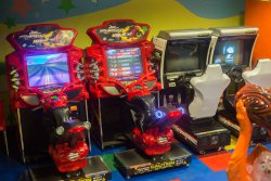 Куда сходить с ребенком в Новосибирске: центр детских развлечений Kinder Park. Отзывы мам о центре Kinder Park: детские дни рождения с анимацией, недорогие развивающие занятия, современные игровые автоматы. Протестировано Сибмамой!
