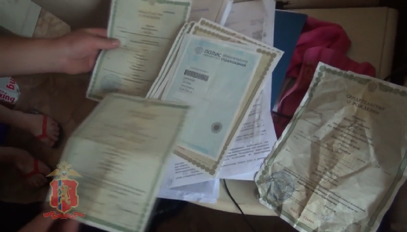 Криминальная афера с материнским капиталом. В Красноярске женщина получила более миллиона рублей, представив в пенсионный фонд фальшивые документы о рождении детей.