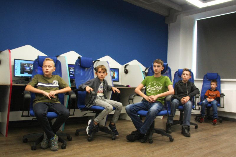 Компьютерный спорт в Новосибирске. Школа Киберспорта, отзывы посетителей. Тест-драйв Сибмамы, пробное занятие в школе киберспорта в Новосибирске.