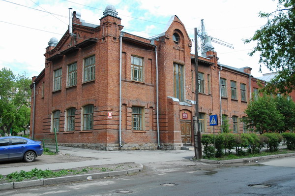 Российские школы с необычными зданиями