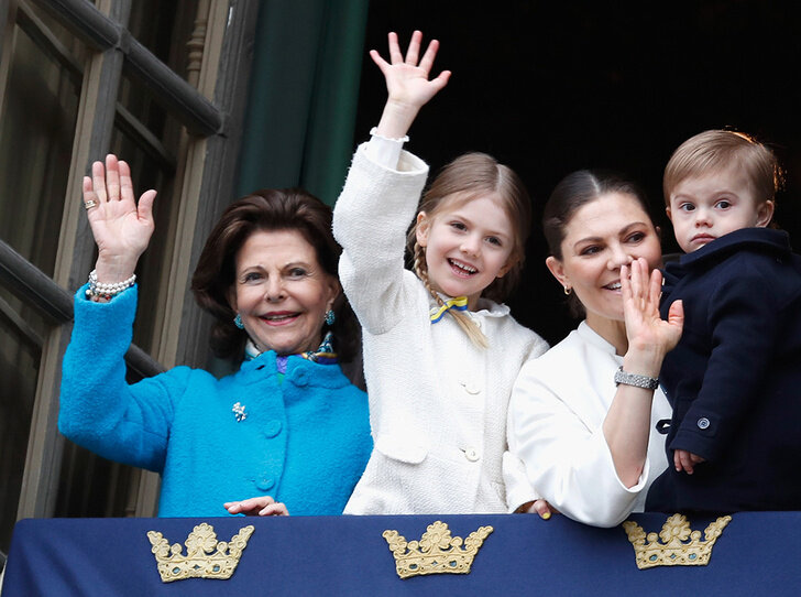 Поскольку правящих королев в Швеции не было больше трех веков, Викторию готовили к ее будущей роли особенно тщательно, и также она воспитывает свою дочь Эстель.