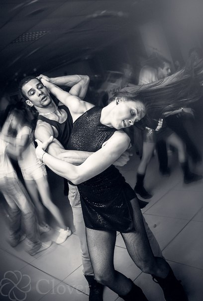 Танцы видео, где научиться танцевать в Новосибирске, школы танцев для взрослых в Новосибирске, где потанцевать в Новосибирске если нет партнера, виды современных танцев