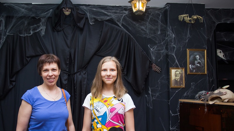 Куда сходить с ребенком в Новосибирске. Лабиринт минотавра - лазерный квест, комната страха, зеркальный лабиринт. Очки виртуальной реальности. Отзывы посетителей развлекательного центра.