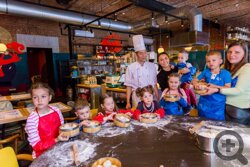 Китайский ресторан Shifu в Новосибирске. Отзывы посетителей о мастер-классе для детей по приготовлению пирожков димсам. Тест-драйв южнокитайской кухни в Новосибирске.