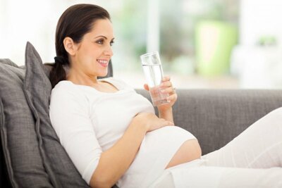 Отеки при беременности. Две точки зрения: пить или не пить? 