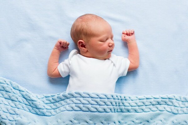 Мифы об уходе за новорожденным: какие еще пригодятся, а от каких пора отказаться?