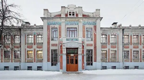 Российские школы с необычными зданиями