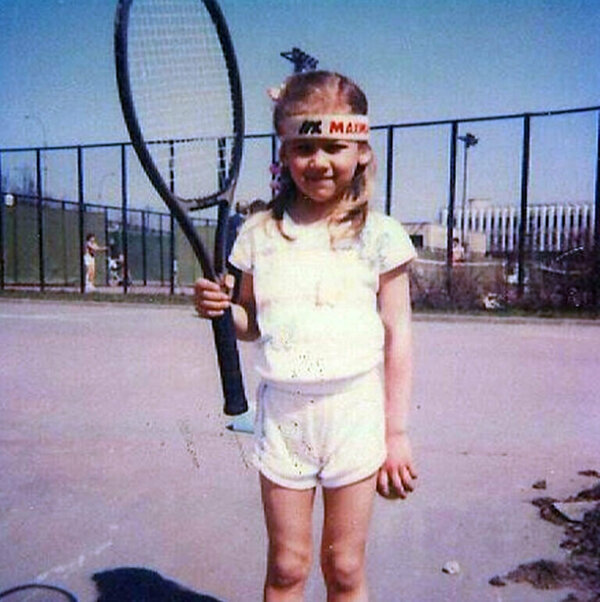 Начинающая теннисистка Аня Курникова