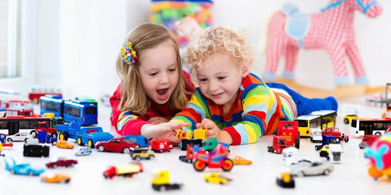 Сколько игрушек у наших детей – изобилие, недостаток или в самый раз?