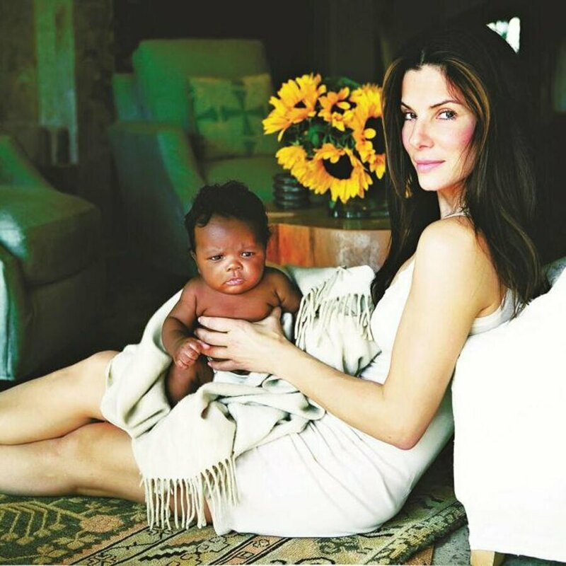 В 2010 году в возрасте 45 лет актриса впервые стала мамой