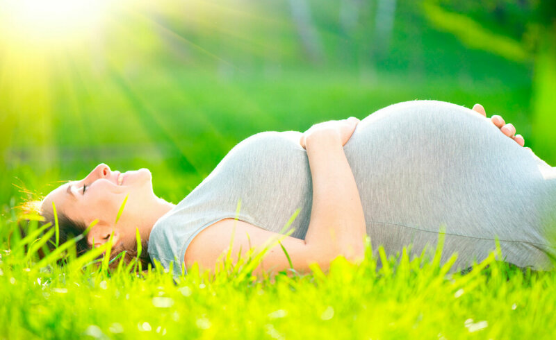 Солнце полезно всем, в том числе и беременным