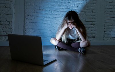 Подростковый секстинг и порноместь. Как рассказать ребенку о сексуальных опасностях в соцсетях, не впадая в панику?