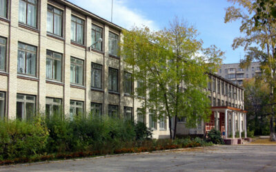 Школу 61 в Новосибирске лишили аккредитации